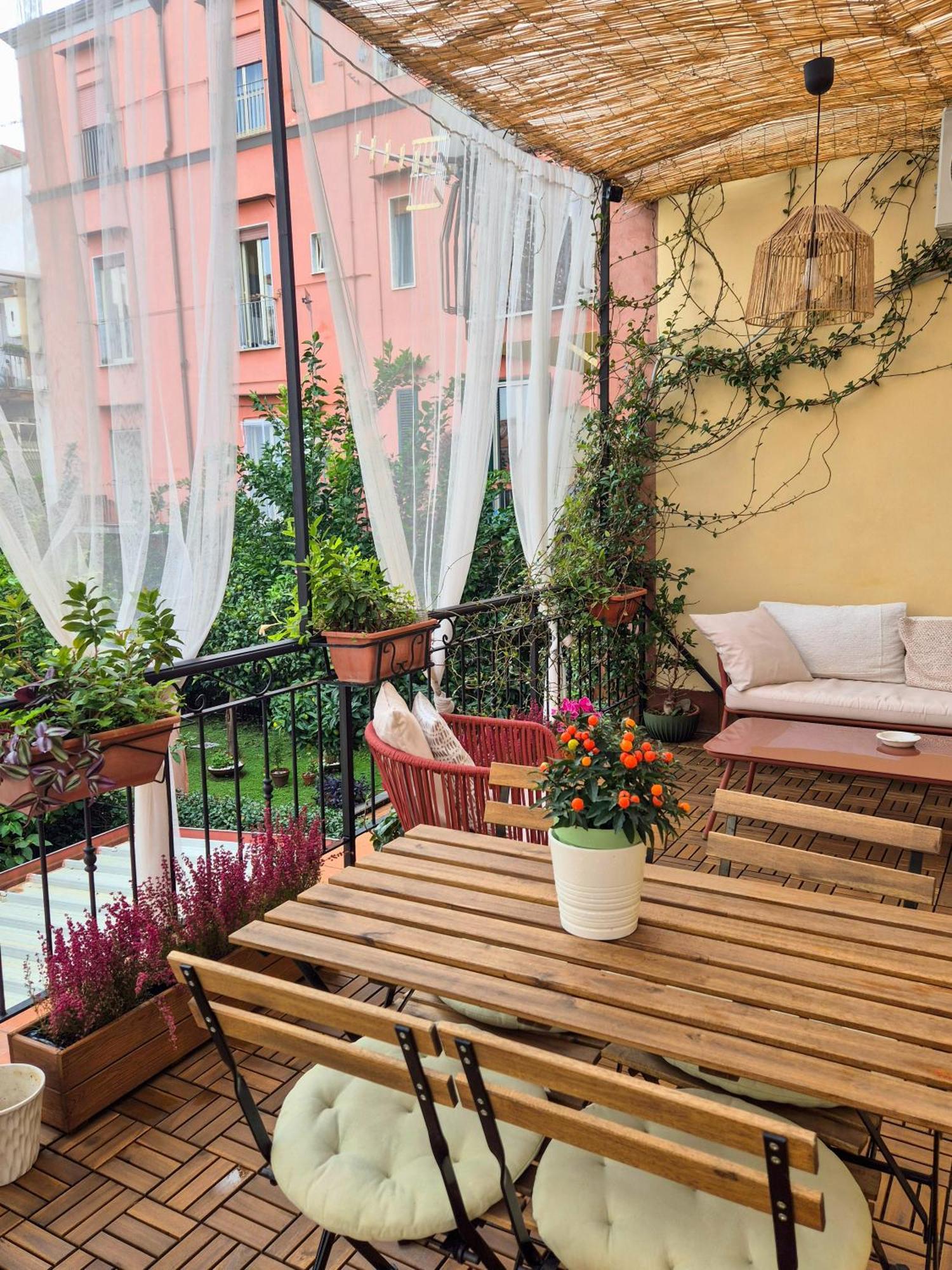 Apartamento La Terrazza Al Museo Nápoles Exterior foto