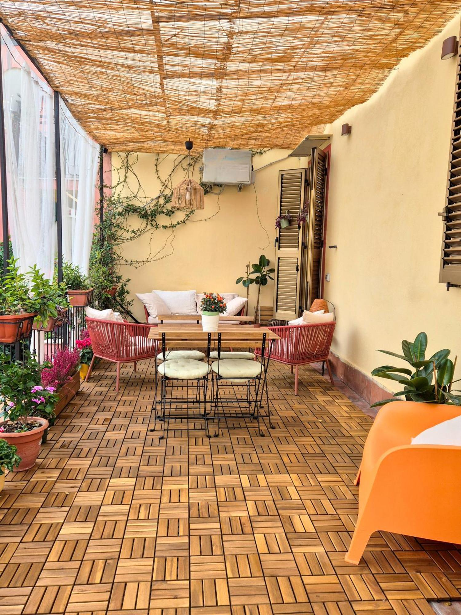 Apartamento La Terrazza Al Museo Nápoles Exterior foto